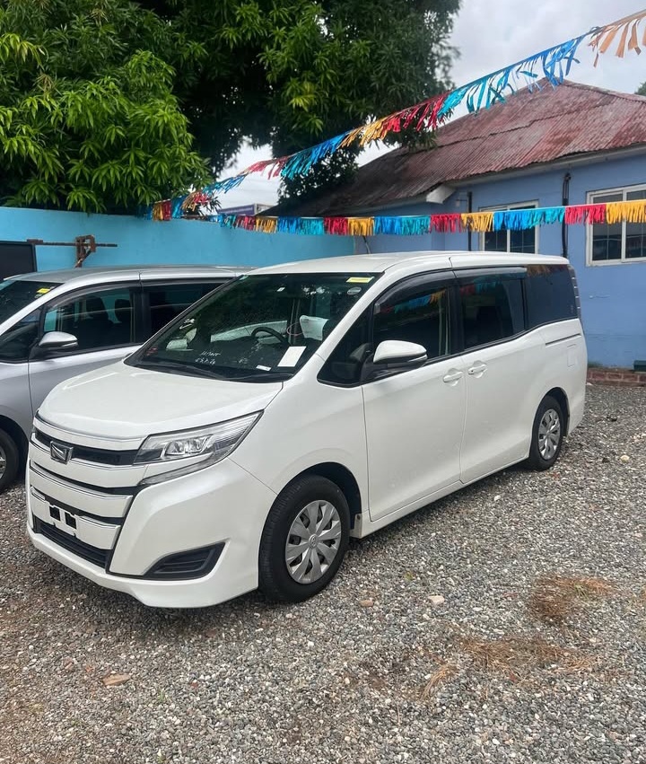Kailuxe Auto Sales Ltd photo 3