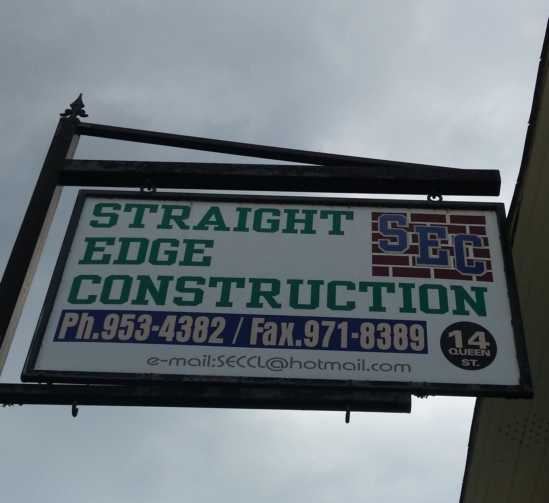 Straight Edge Construction Company Ltd logo