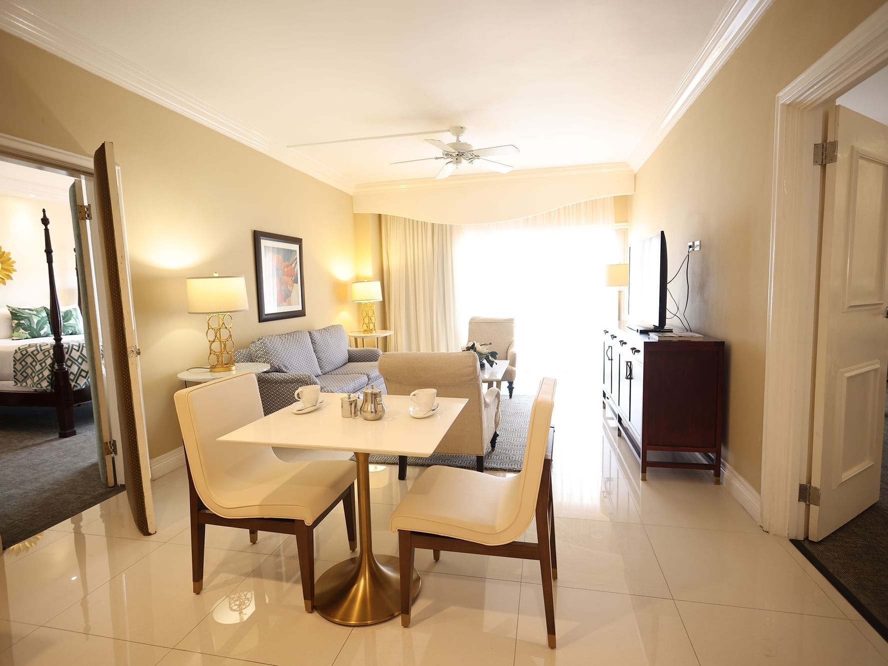 The Courtleigh Hotel & Suites photo 11