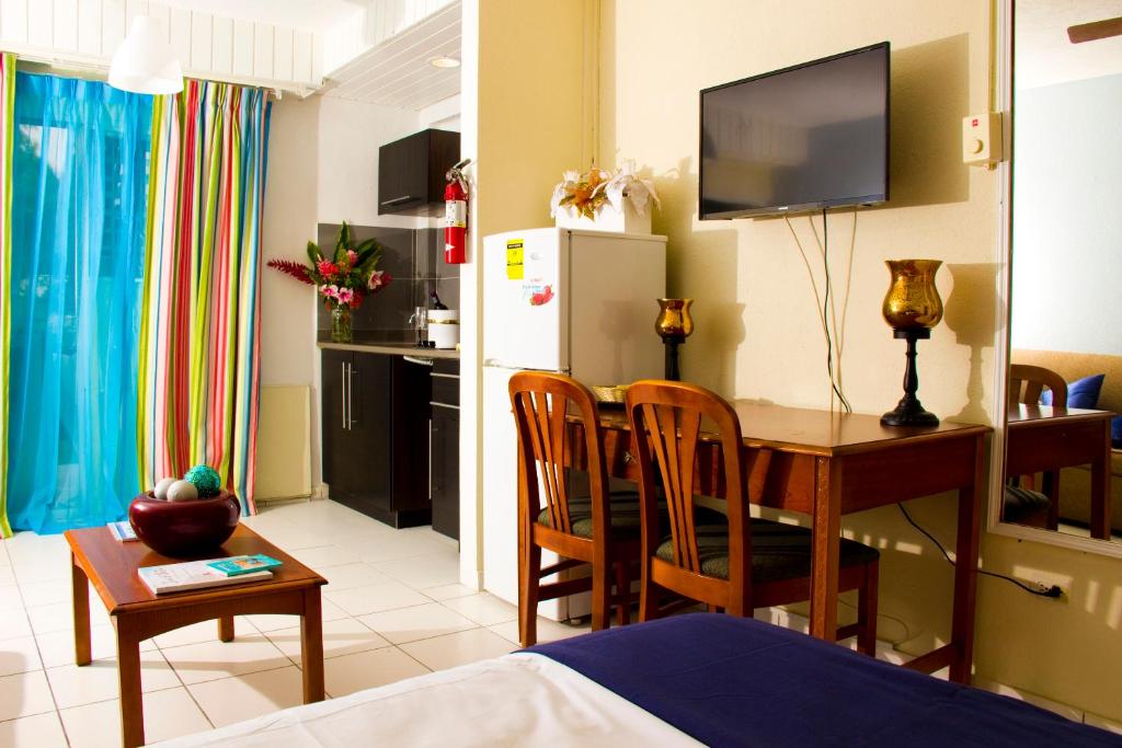 Palm Garden Hotel photo 2