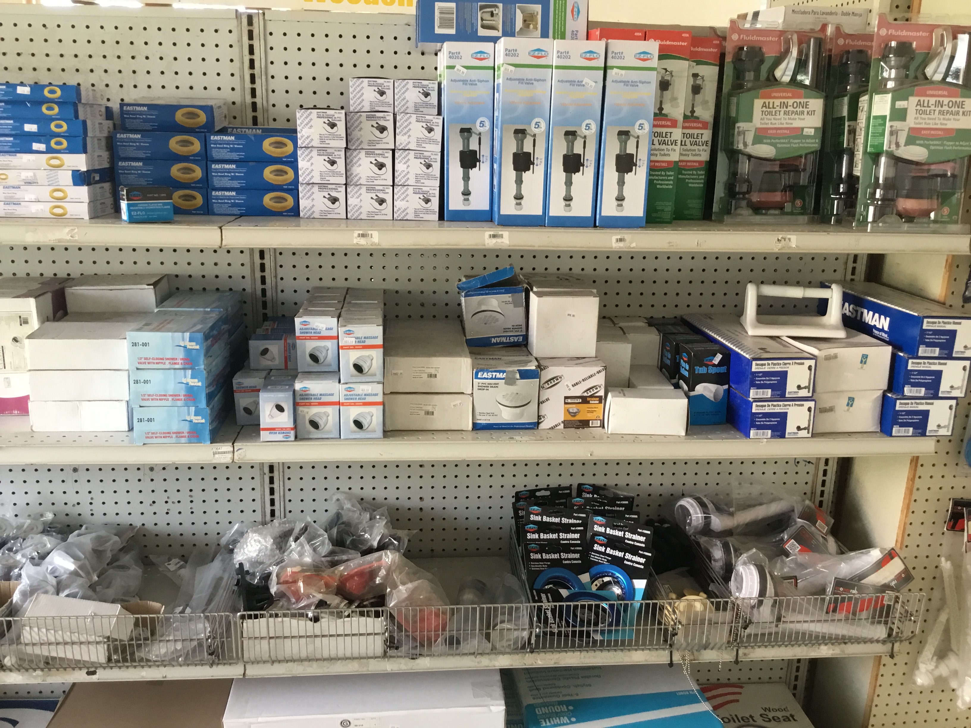 Ricardo's Hardware Ltd photo 5