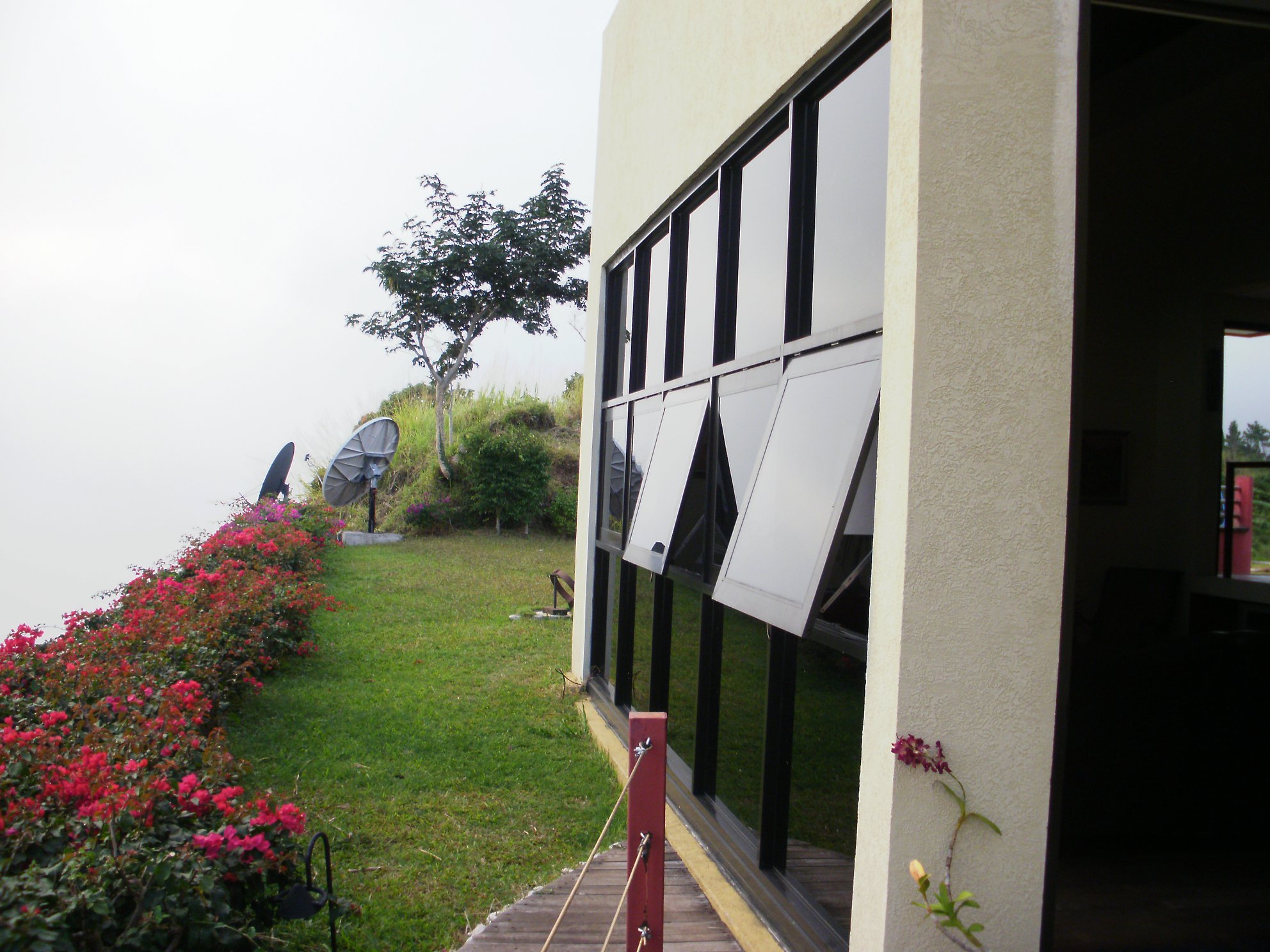 D & S Glass & Mirror Supplies Ltd photo 3