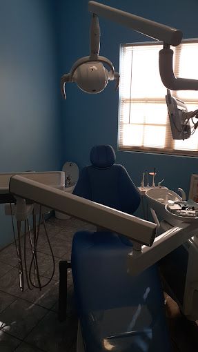Caribbean Smiles Dental Lab & Clinic photo 3