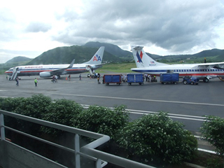 Robert Llewllyn Bradshaw Intl Airport (SCASPA) photo 6