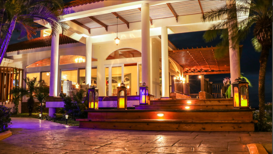 Tony's Inn Beach Resort photo 1