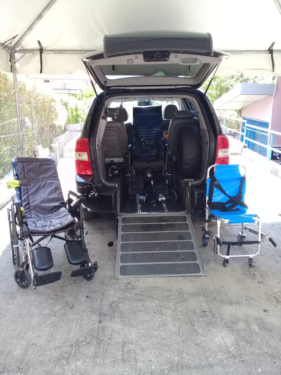 T & T Wheelchair Accessible Transit & Tours Ltd photo 3