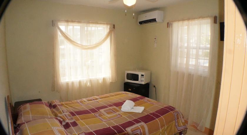 Glimbaro's Guest House photo 2