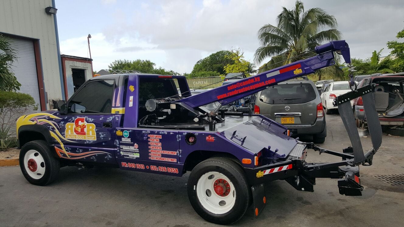 R & R Auto Ltd - 24 Hour Towing Service photo 3
