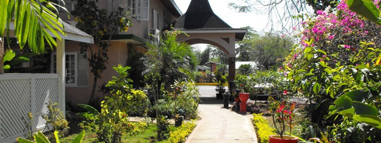 Bar-B-Barn Hotel & Restaurant photo 2