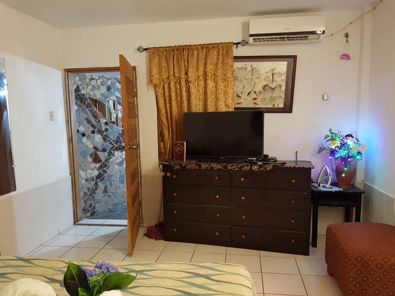 Bachelor Inn photo 3
