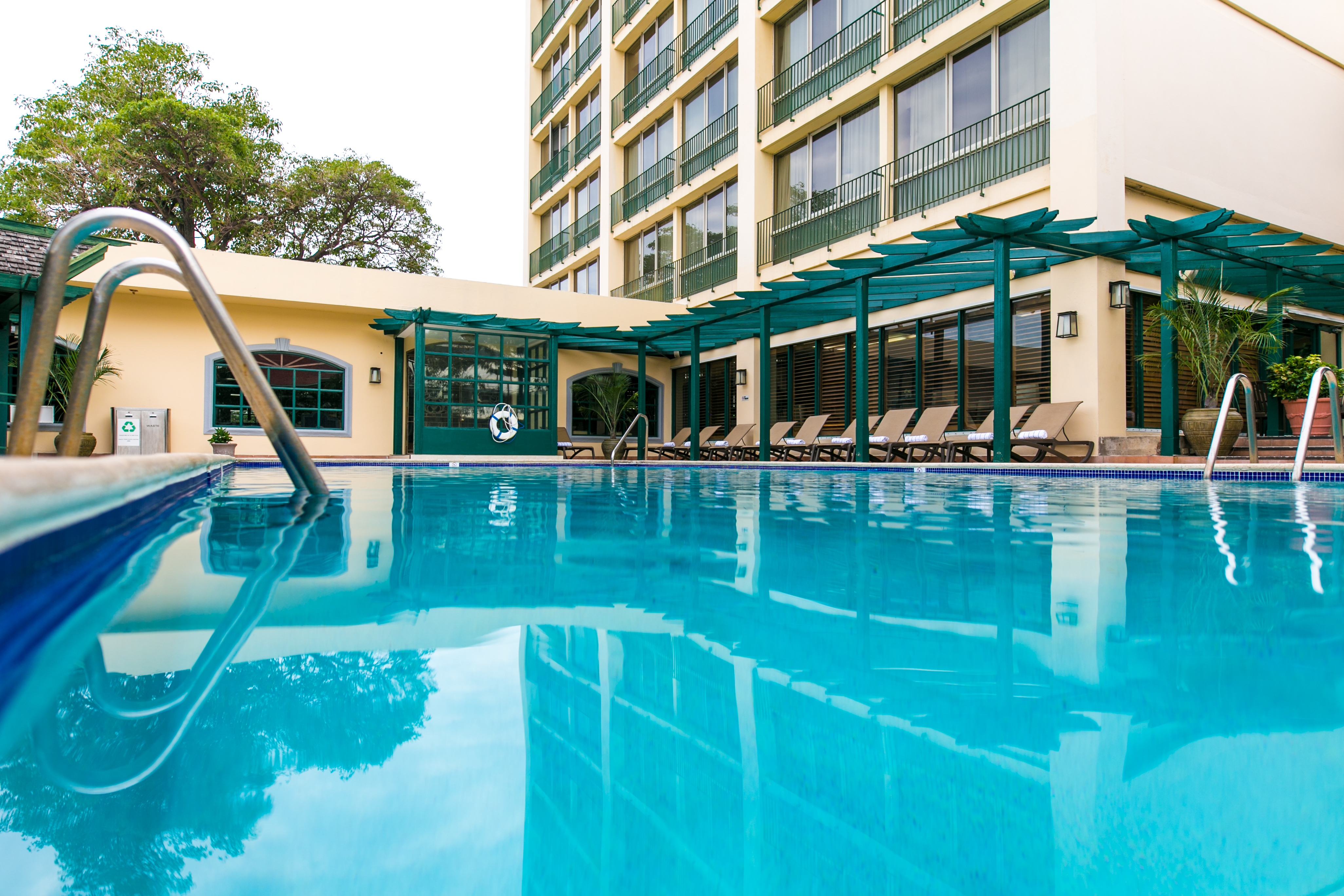 The Courtleigh Hotel & Suites photo 2